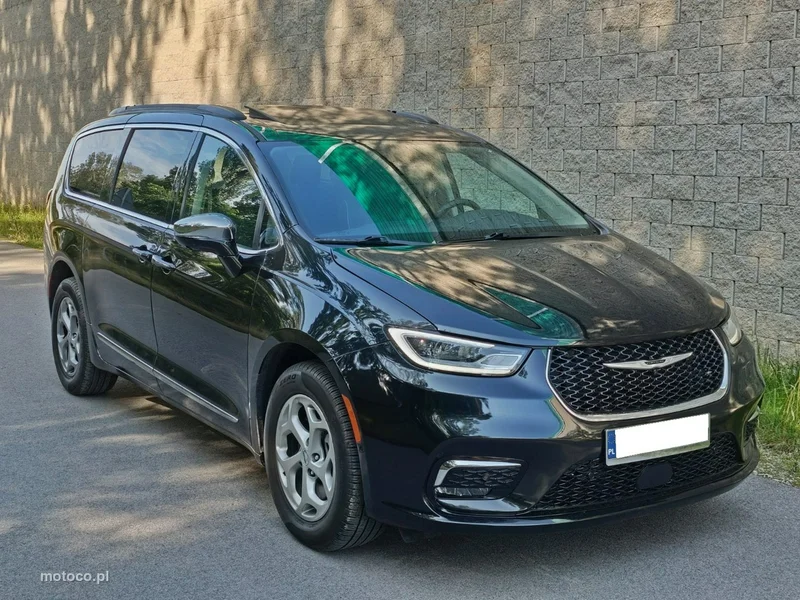 Chrysler Pacifica 2