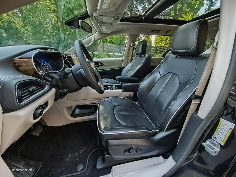 Chrysler Pacifica 14