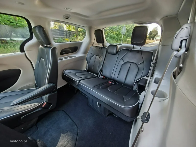 Chrysler Pacifica 18
