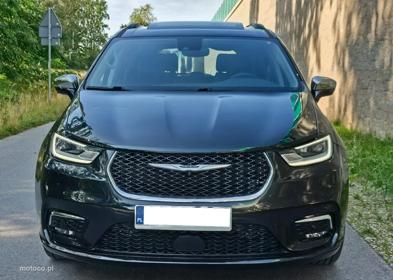 Chrysler Pacifica 3