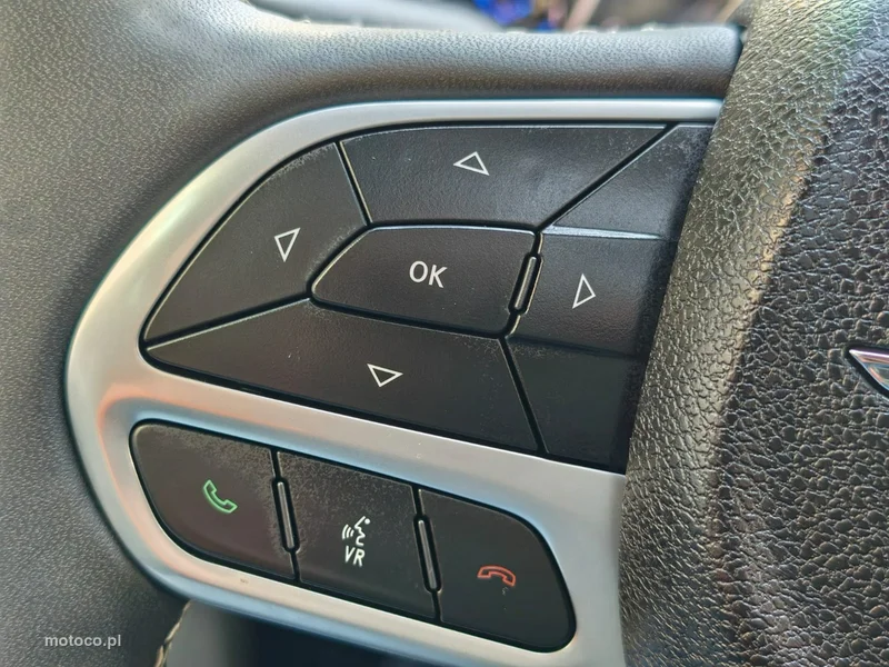 Chrysler Pacifica 24
