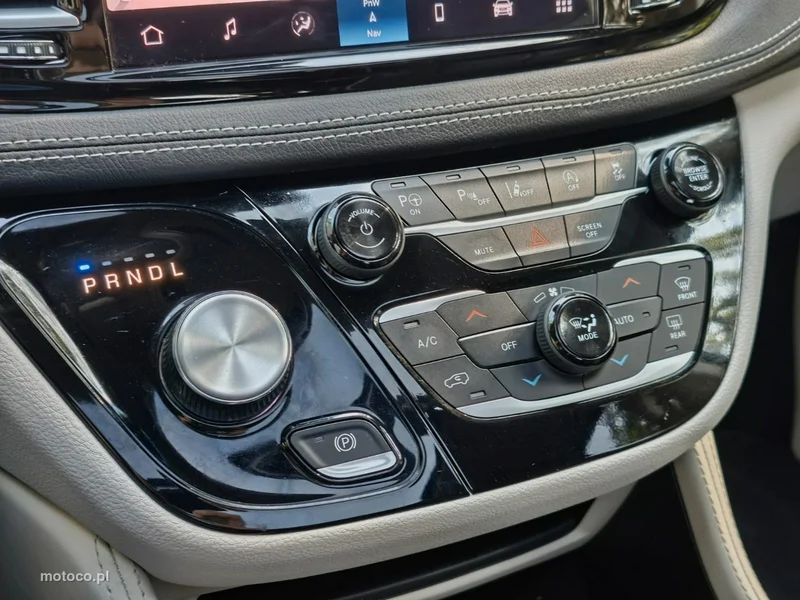 Chrysler Pacifica 26