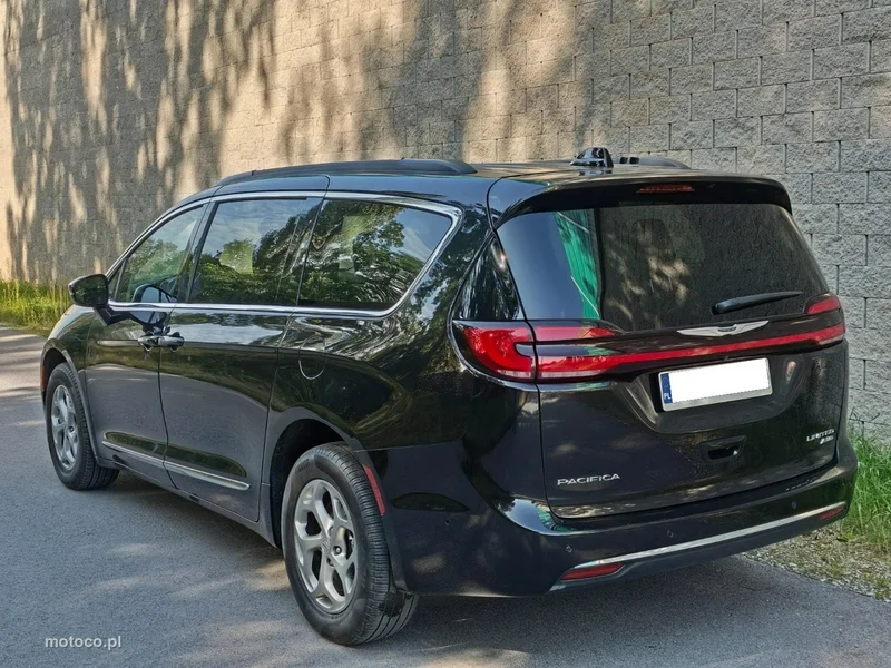 Chrysler Pacifica 5