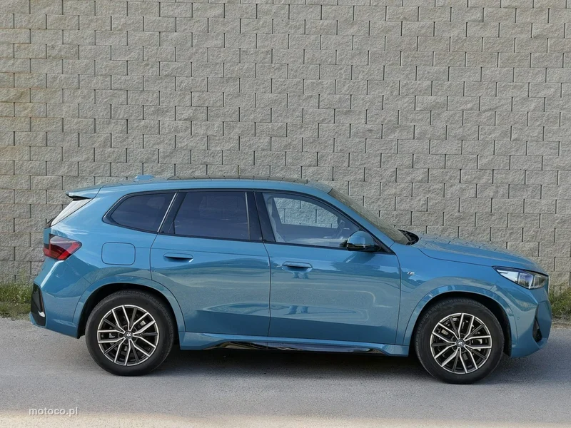 BMW iX1 7