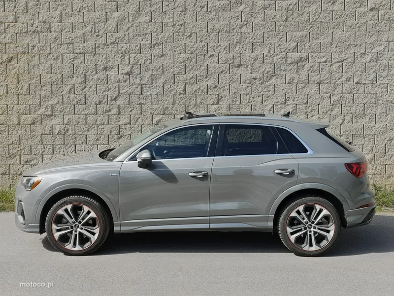Audi Q3 F3 8