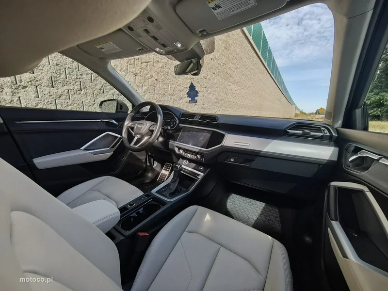 Audi Q3 F3 10