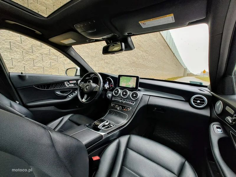 Mercedes-Benz Klasa C W205 C 300 10