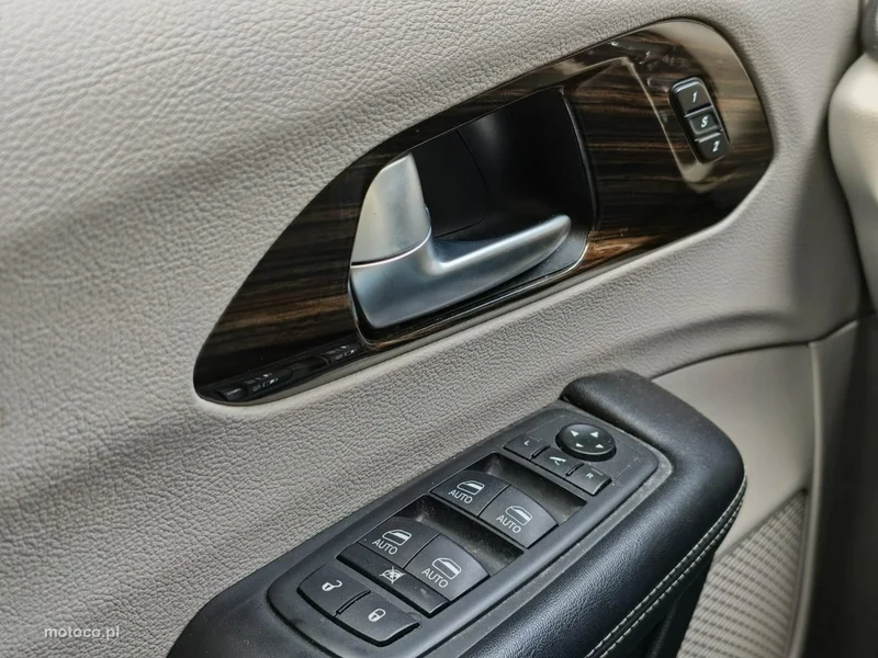 Chrysler Pacifica 17