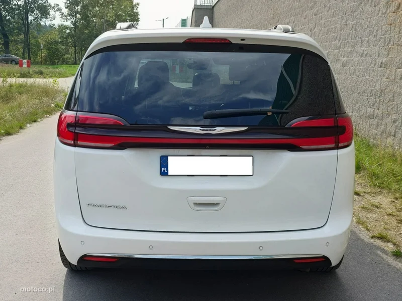 Chrysler Pacifica 5