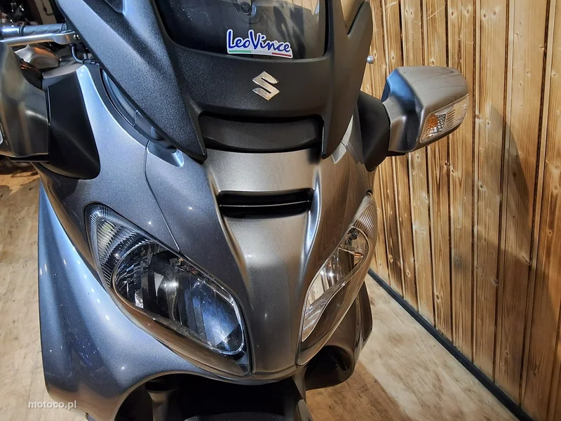 Suzuki Burgman 8