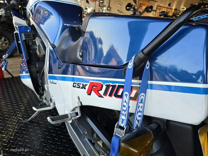 Suzuki GSX-R 16
