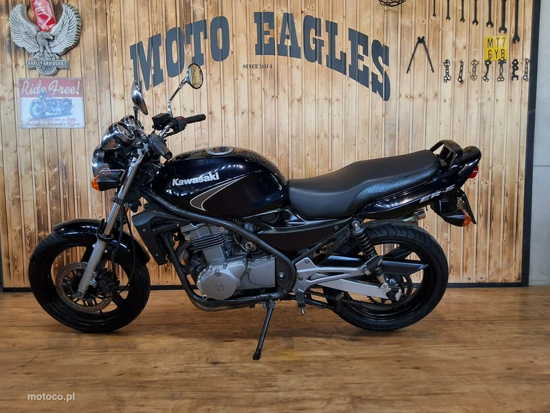 Kawasaki ER 7