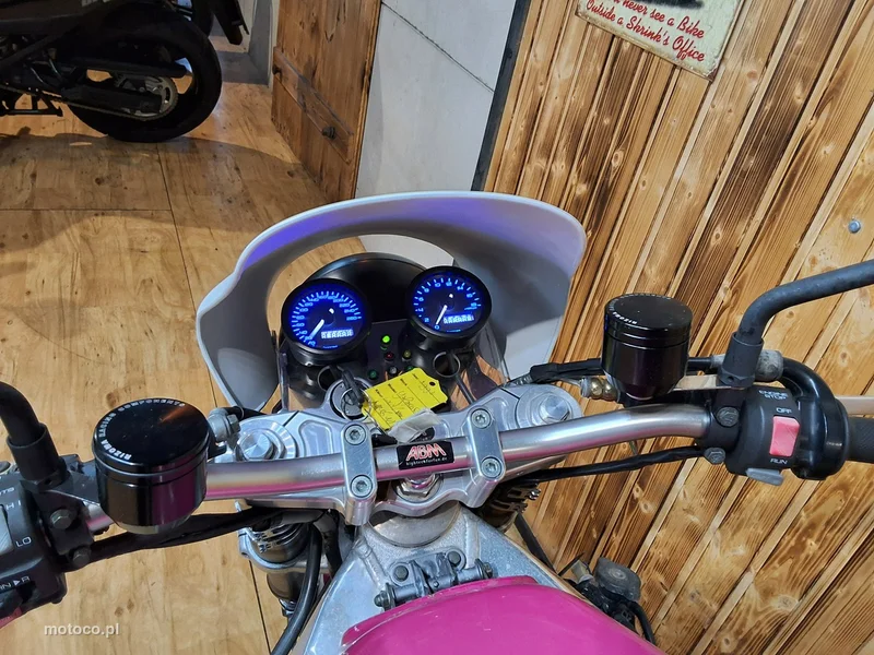 Yamaha YZF 8