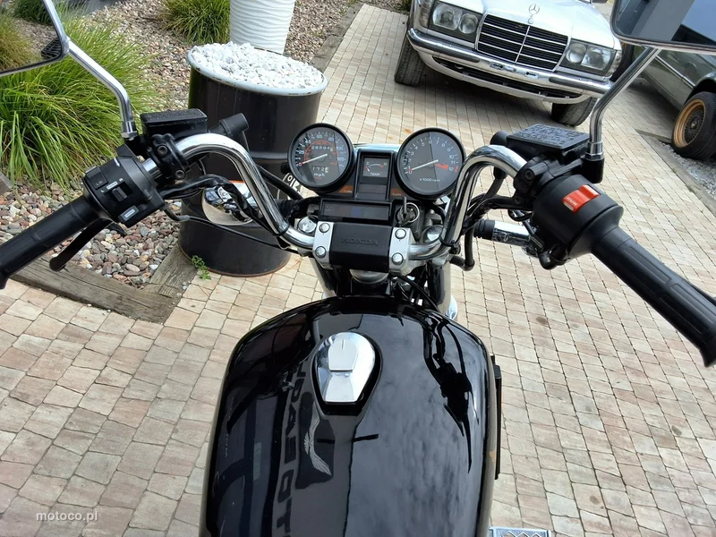 Honda VF 8