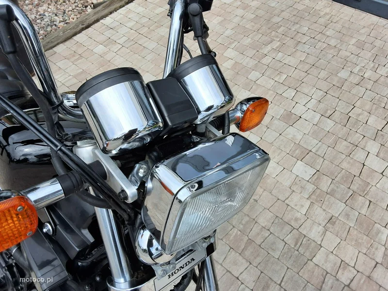 Honda VF 11