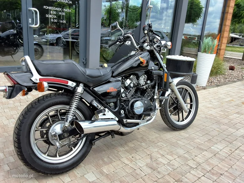 Honda VF 4