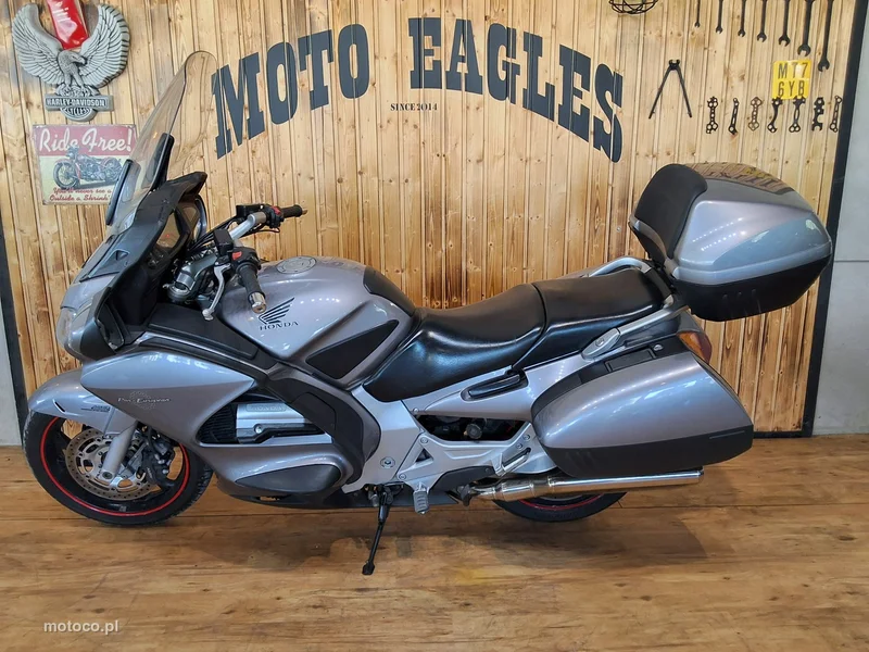 Honda ST 16