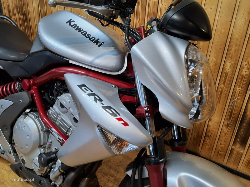 Kawasaki ER 16