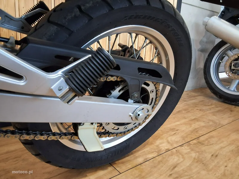 Suzuki DL 16