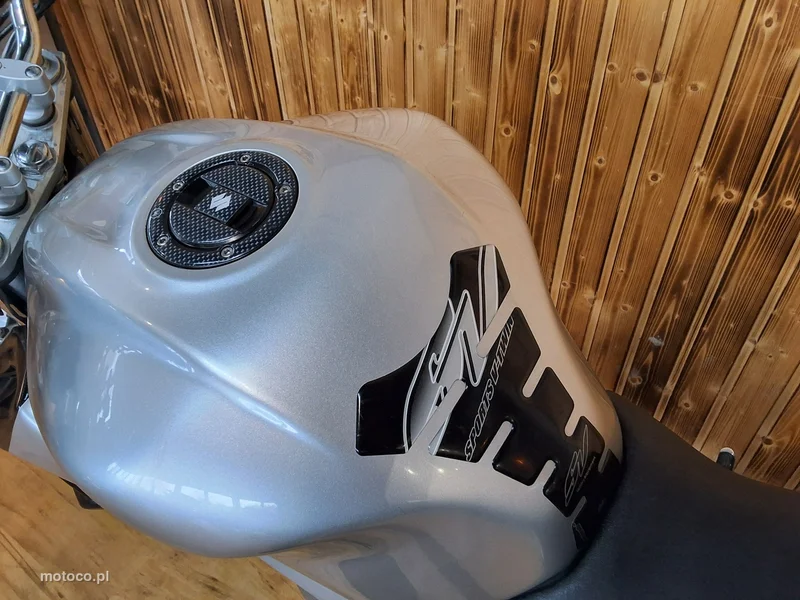 Suzuki SV 12