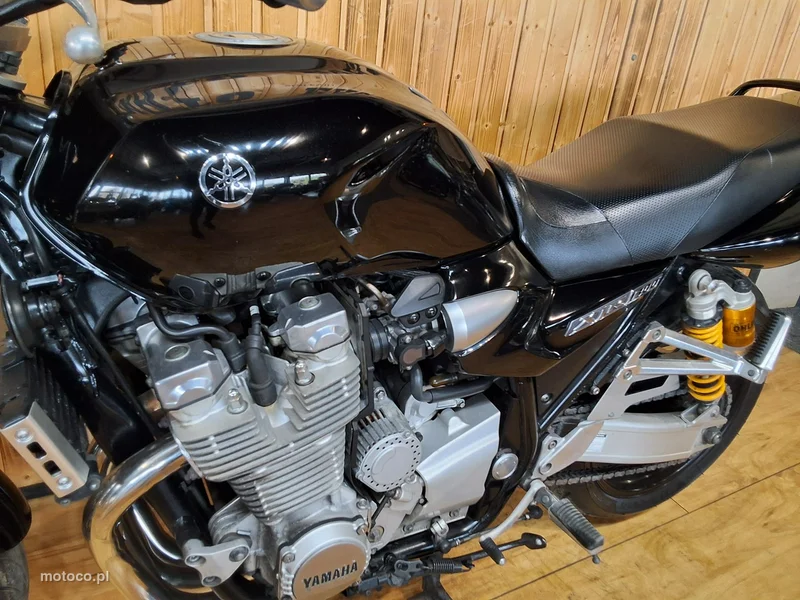 Yamaha XJR 16