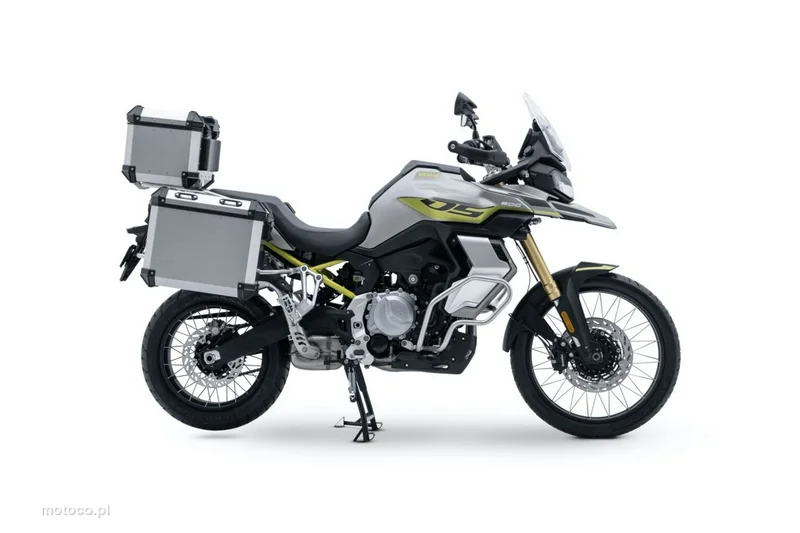 Voge 900DSX 5