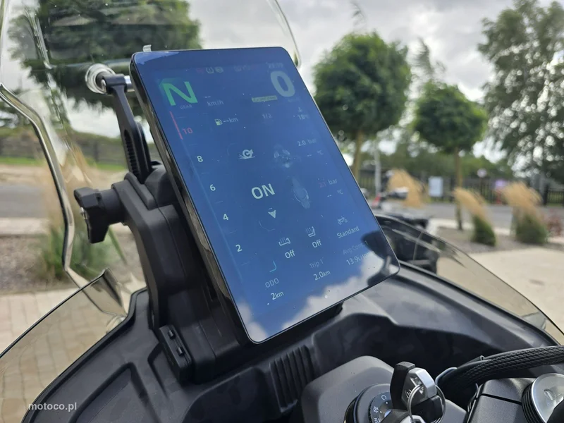 CFMOTO MT-X 6