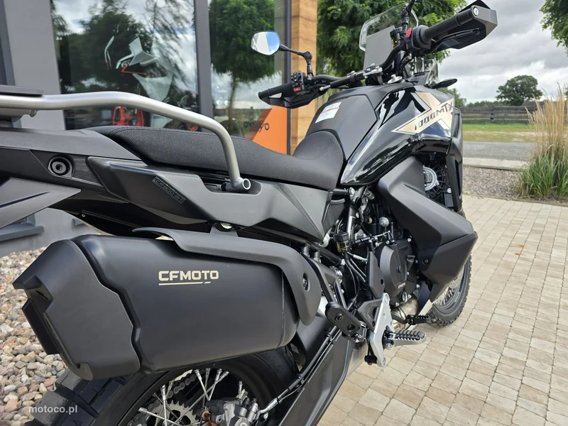 CFMOTO MT-X 9