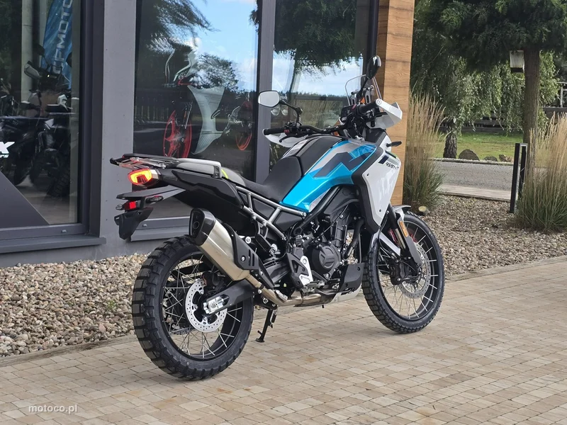 CFMOTO MT 9