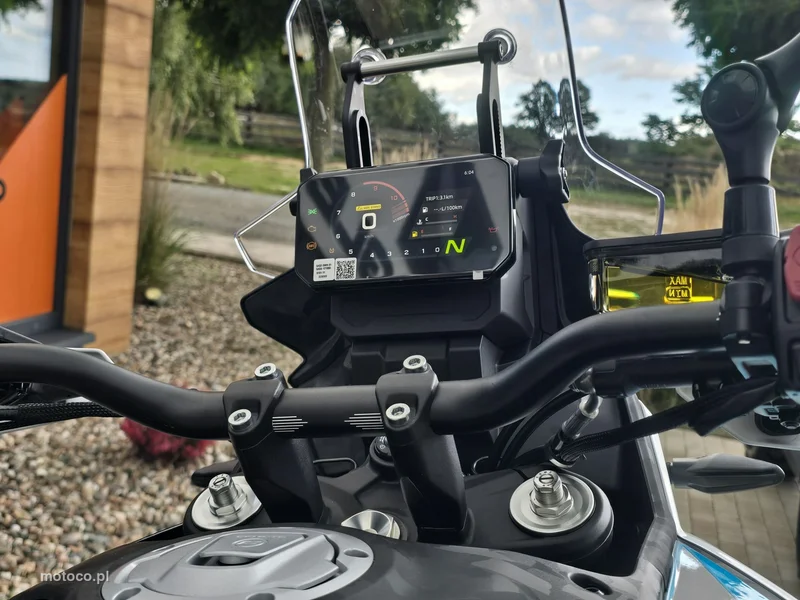 CFMOTO MT 4