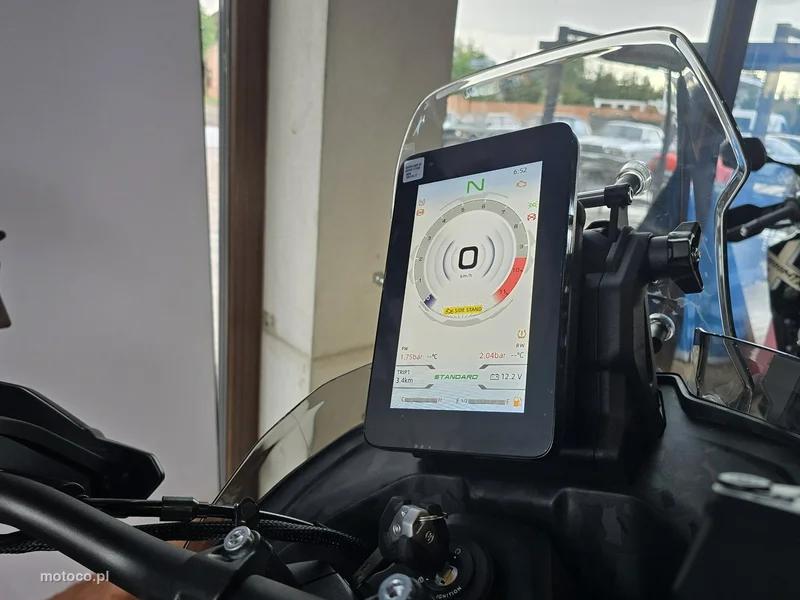 CFMOTO MT-X 6