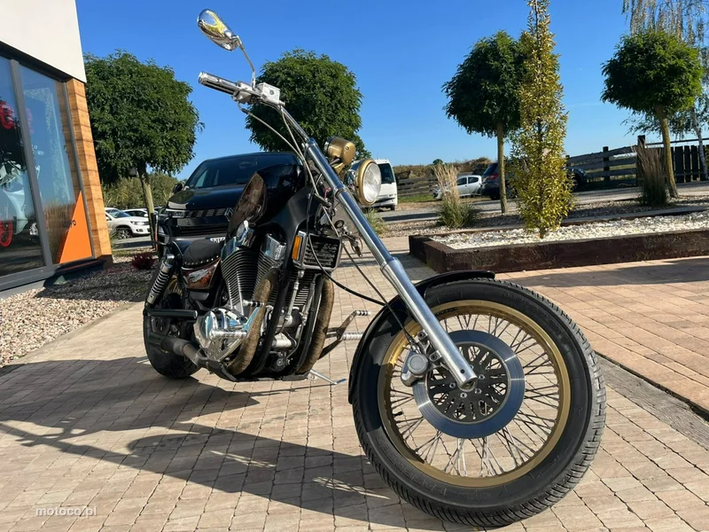 Suzuki VS 2