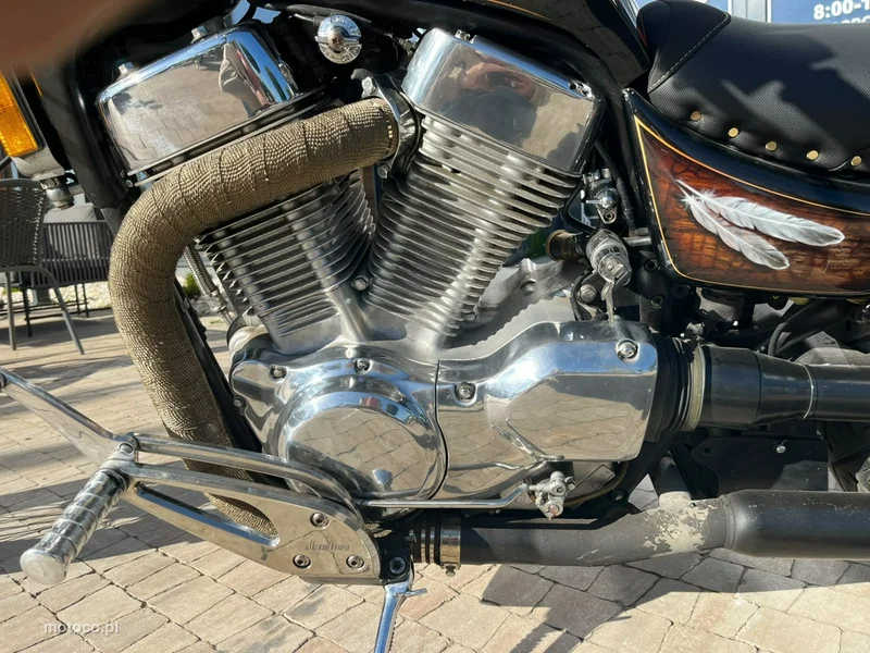 Suzuki VS 12