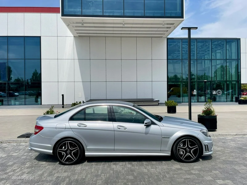 Mercedes-Benz Klasa C W204 C 63 AMG 7