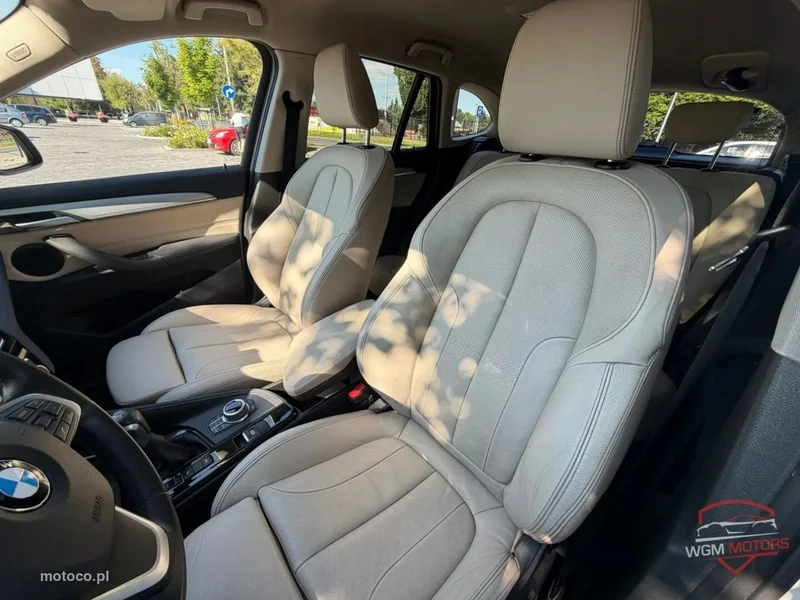 BMW X1 F48 12