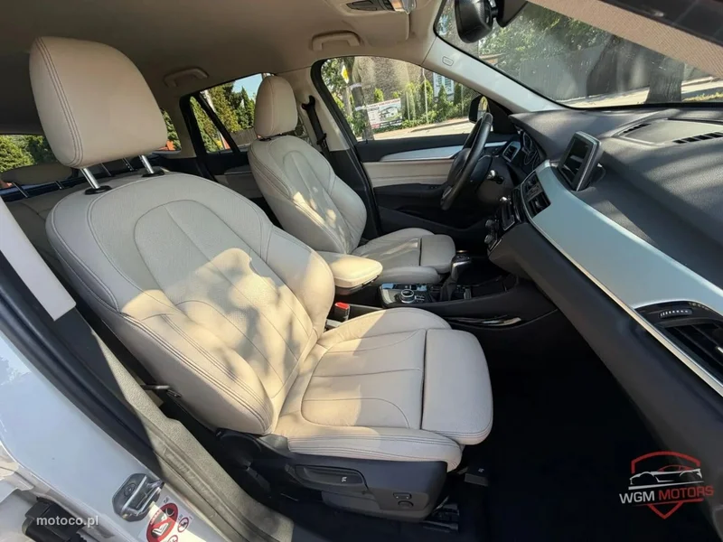 BMW X1 F48 10