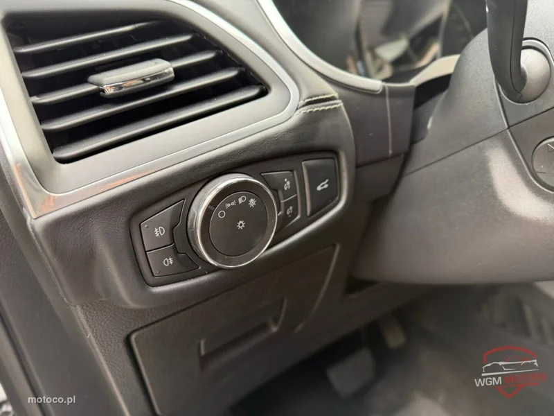 Ford S-Max II 15