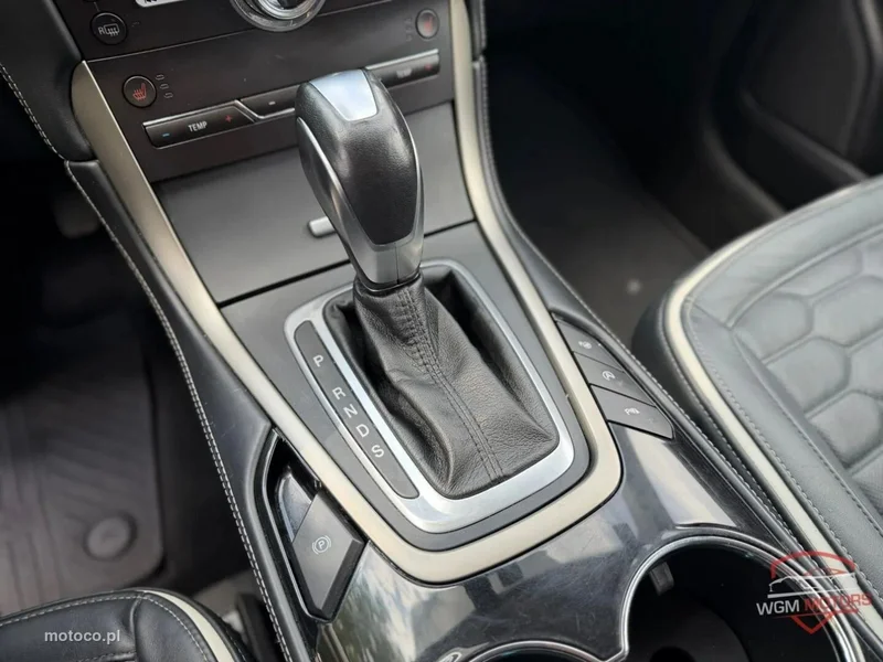 Ford S-Max II 23
