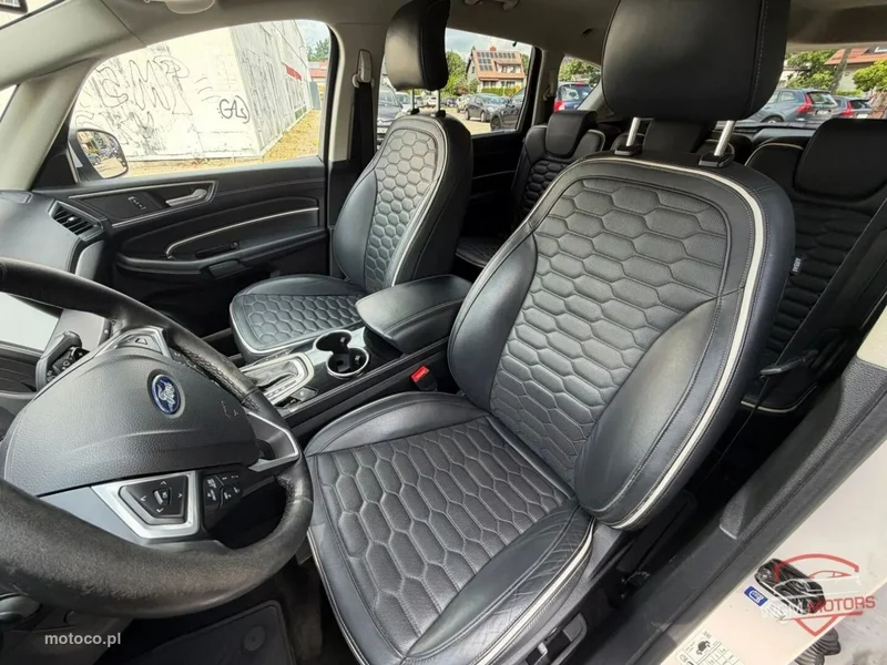 Ford S-Max II 27