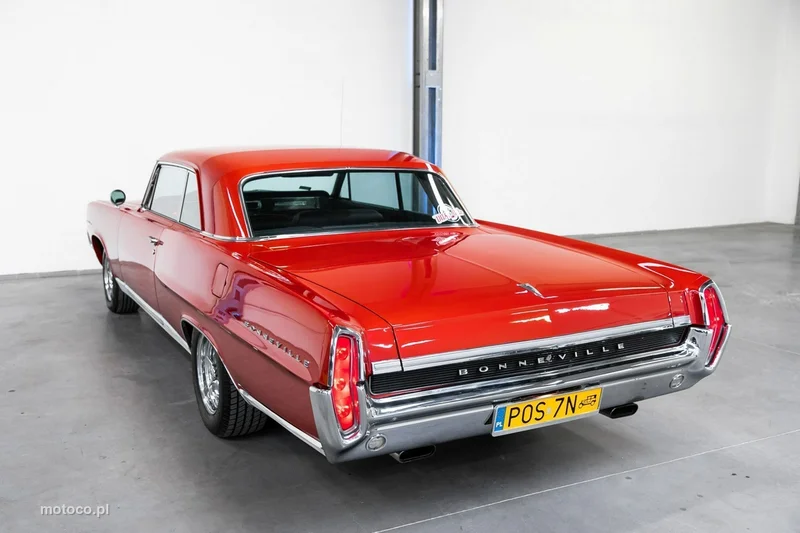 Pontiac Bonneville 16