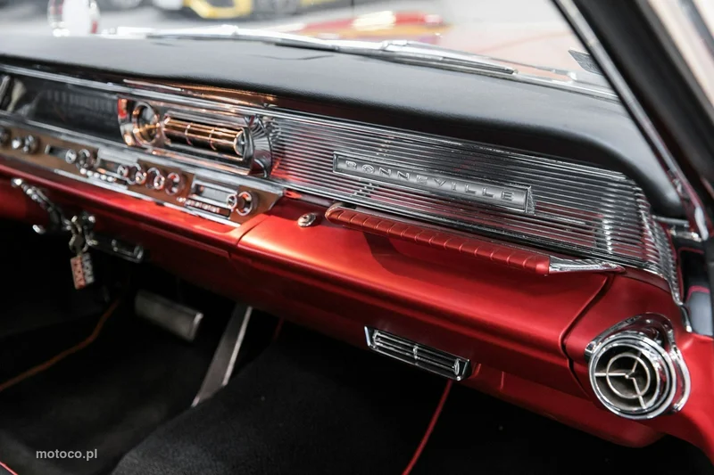 Pontiac Bonneville 73