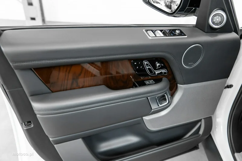 Land Rover Range Rover 26