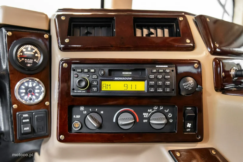 Hummer H1 32