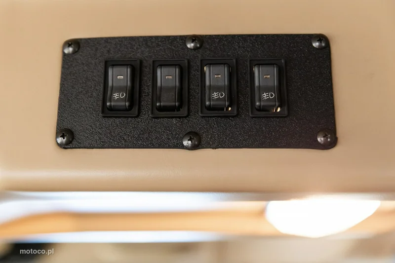 Hummer H1 74
