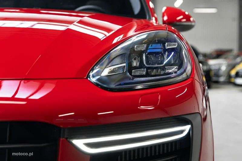 Porsche Cayenne 92A Cayenne GTS 12