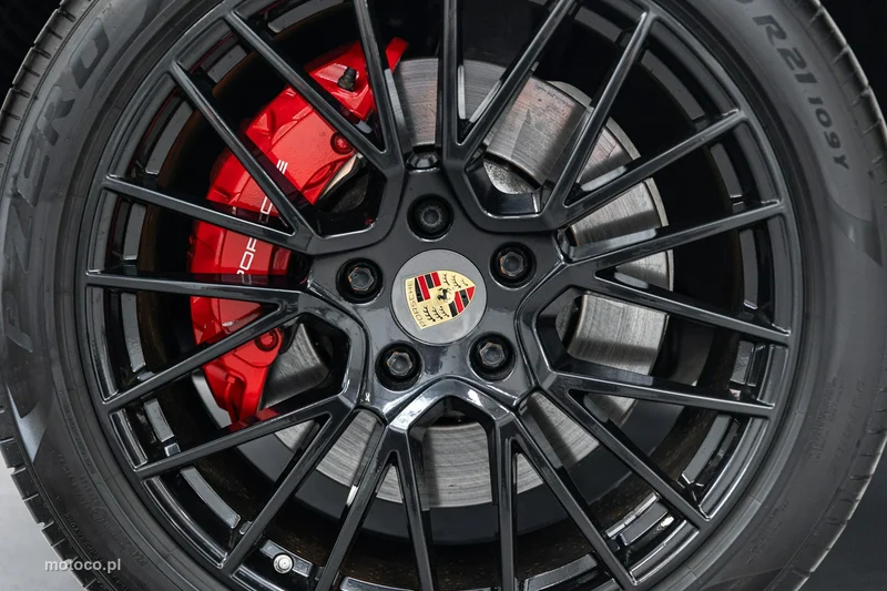 Porsche Cayenne 92A Cayenne GTS 16