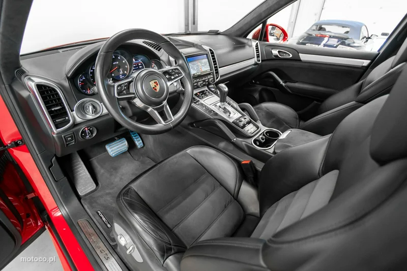 Porsche Cayenne 92A Cayenne GTS 24
