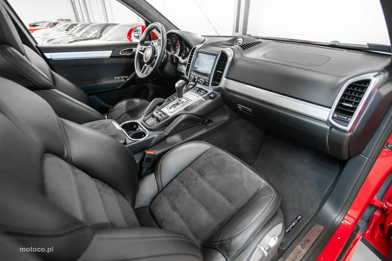 Porsche Cayenne 92A Cayenne GTS 26