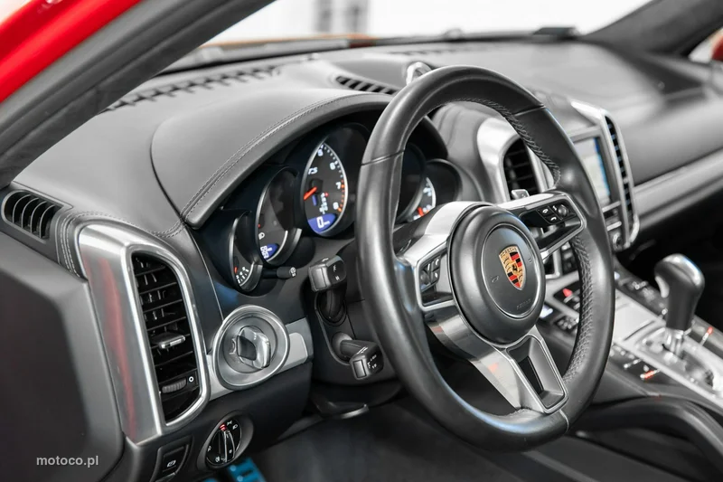 Porsche Cayenne 92A Cayenne GTS 55
