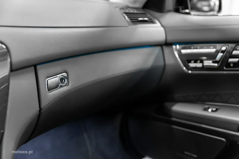 Mercedes-Benz CL C216 CL 65 AMG 54